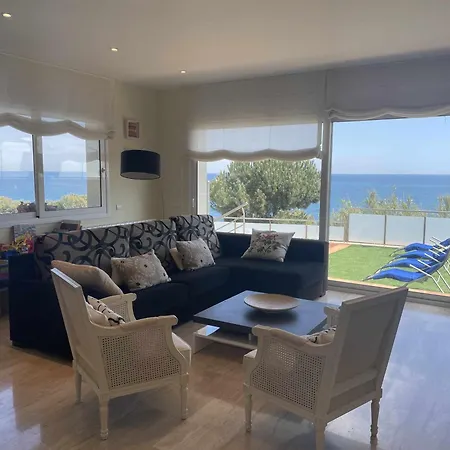 Villa Farell Just In Front Of The Sea San Pol de Mar