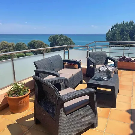 Farell Just In Front Of The Sea Villa